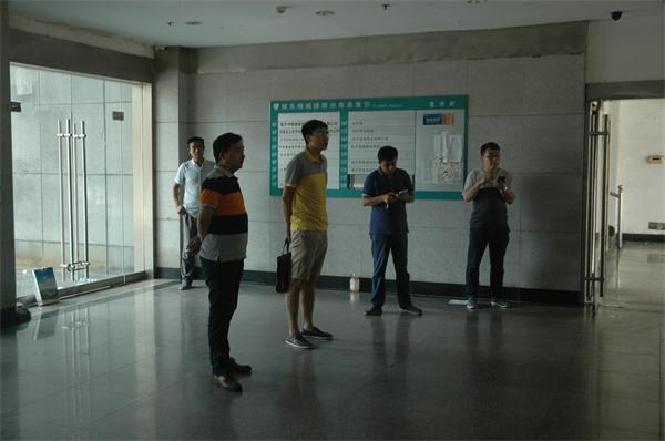 負(fù)責(zé)的領(lǐng)導(dǎo).JPG